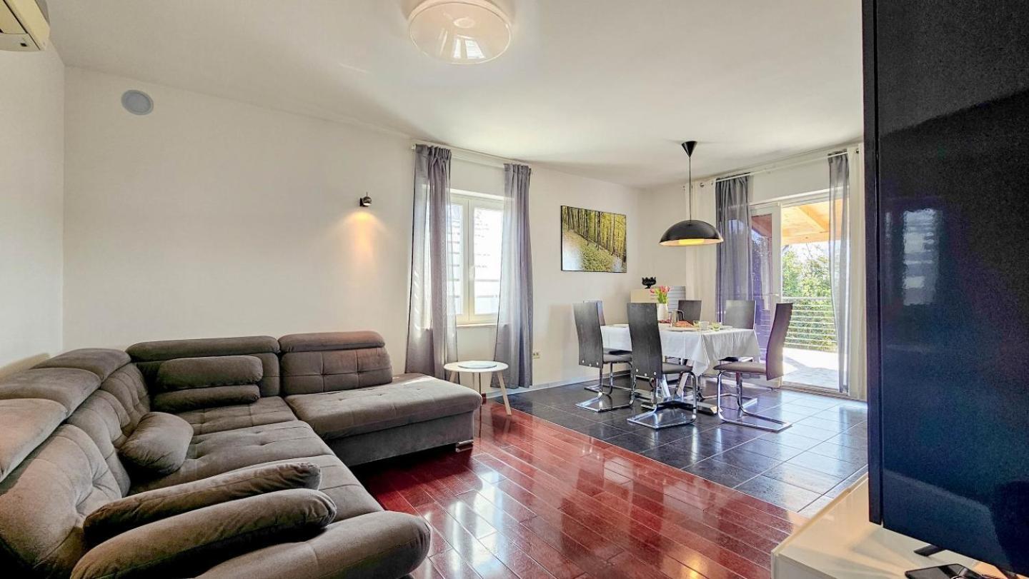 הוילה Kmeti Casa Lutoma מראה חיצוני תמונה