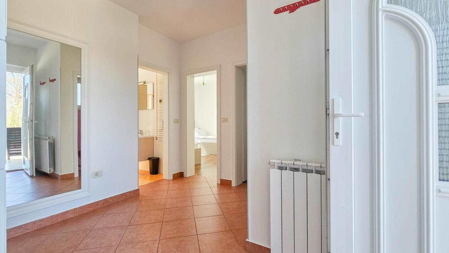 הוילה Kmeti Casa Lutoma מראה חיצוני תמונה